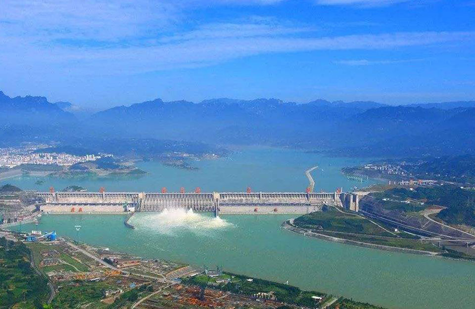长江三峡水利枢纽工程二期围堰