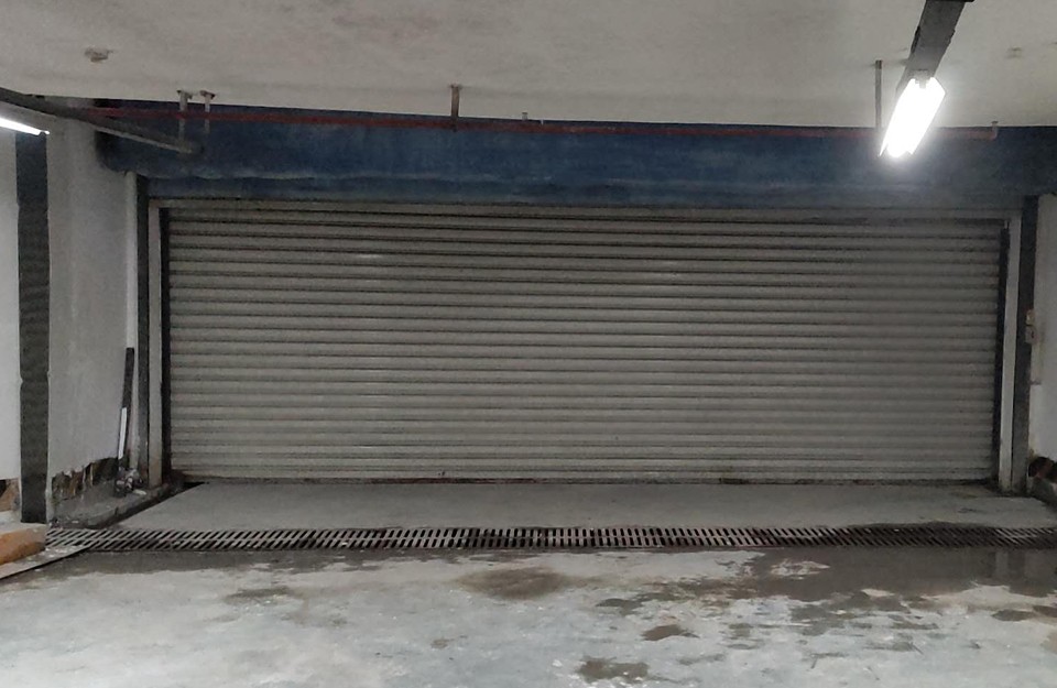 宁波市政府地下停车场通道伸缩缝维修